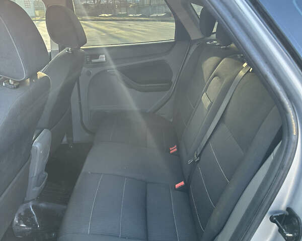 Сірий Форд Фокус, об'ємом двигуна 1.56 л та пробігом 330 тис. км за 3700 $, фото 7 на Automoto.ua