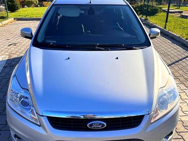 Серый Форд Фокус, объемом двигателя 1.6 л и пробегом 240 тыс. км за 5000 $, фото 1 на Automoto.ua