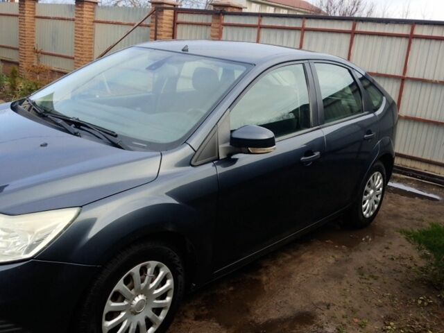 Серый Форд Фокус, объемом двигателя 1.6 л и пробегом 345 тыс. км за 5000 $, фото 1 на Automoto.ua