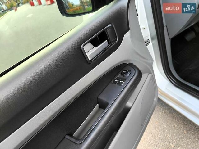 Форд Фокус 2008 в Киеве на Automoto.ua Серый Форд Фокус, объемом двигателя 1.6 л и пробегом 188 тыс. км за 5490 $, фото 34 на Automoto.ua