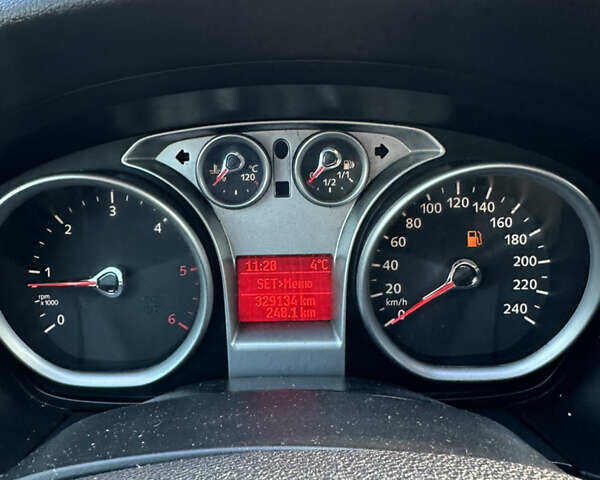 Сірий Форд Фокус, об'ємом двигуна 1.56 л та пробігом 330 тис. км за 3700 $, фото 13 на Automoto.ua