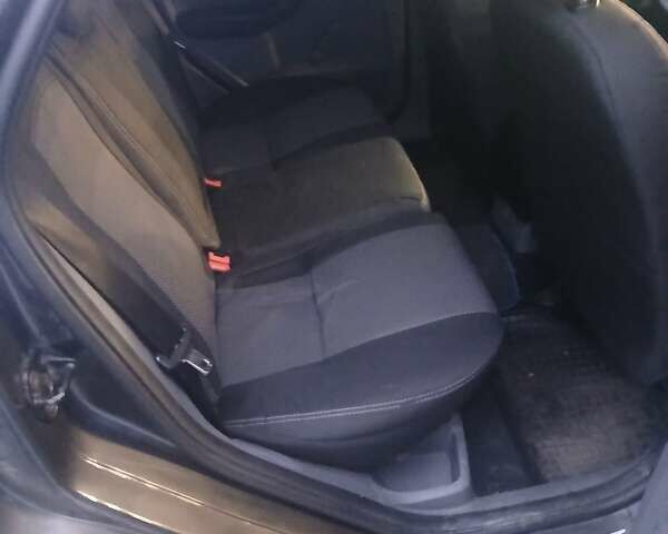 Серый Форд Фокус, объемом двигателя 1.6 л и пробегом 297 тыс. км за 4800 $, фото 9 на Automoto.ua