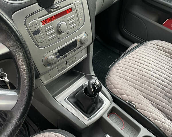 Серый Форд Фокус, объемом двигателя 1.56 л и пробегом 275 тыс. км за 5506 $, фото 8 на Automoto.ua