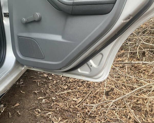 Серый Форд Фокус, объемом двигателя 1.6 л и пробегом 260 тыс. км за 4200 $, фото 27 на Automoto.ua