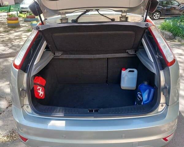 Серый Форд Фокус, объемом двигателя 1.8 л и пробегом 185 тыс. км за 4999 $, фото 9 на Automoto.ua