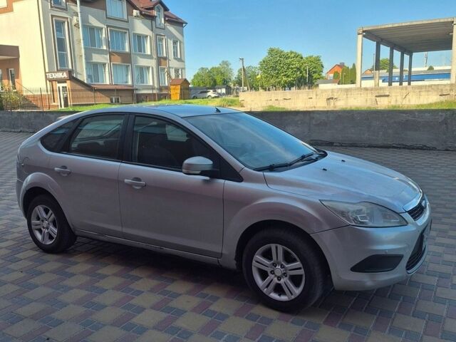 Сірий Форд Фокус, об'ємом двигуна 1.6 л та пробігом 267 тис. км за 3800 $, фото 1 на Automoto.ua