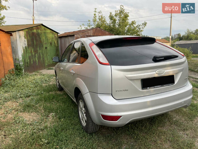 Серый Форд Фокус, объемом двигателя 1.56 л и пробегом 275 тыс. км за 5506 $, фото 4 на Automoto.ua