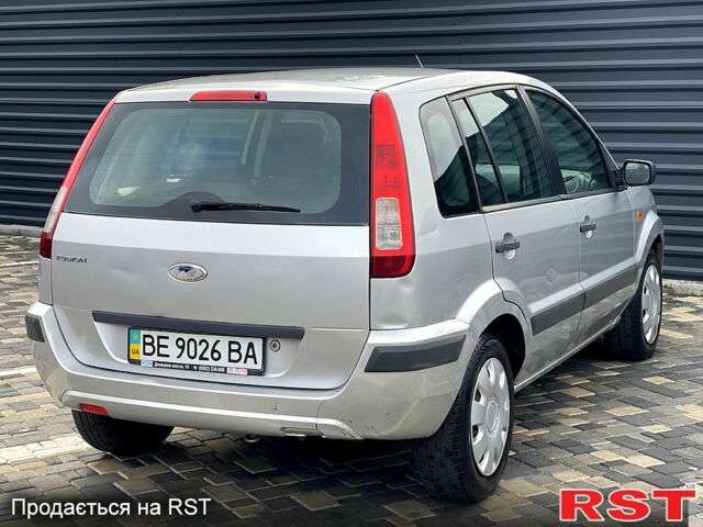 Серый Форд Фокус, объемом двигателя 1.4 л и пробегом 133 тыс. км за 3700 $, фото 5 на Automoto.ua