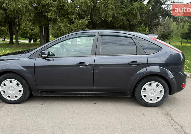 Серый Форд Фокус, объемом двигателя 1.6 л и пробегом 172 тыс. км за 5400 $, фото 5 на Automoto.ua