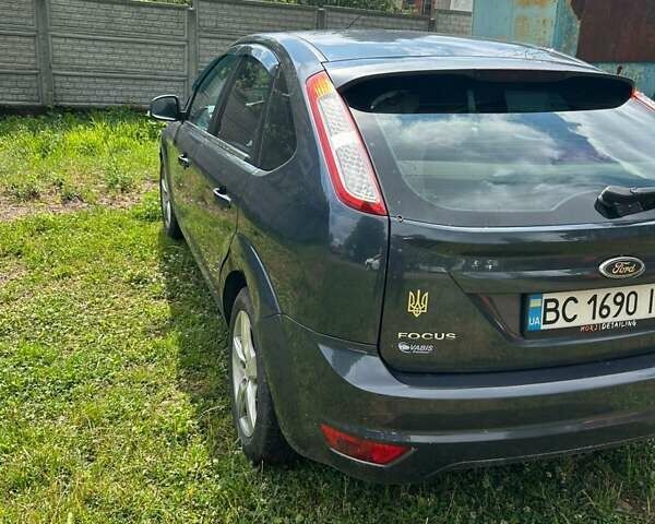 Серый Форд Фокус, объемом двигателя 1.8 л и пробегом 293 тыс. км за 5000 $, фото 7 на Automoto.ua
