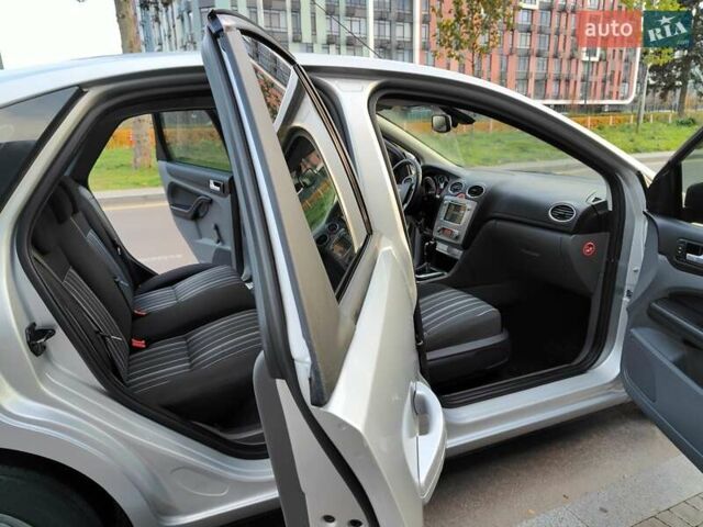 Форд Фокус 2008 в Киеве на Automoto.ua Серый Форд Фокус, объемом двигателя 1.6 л и пробегом 188 тыс. км за 5490 $, фото 26 на Automoto.ua