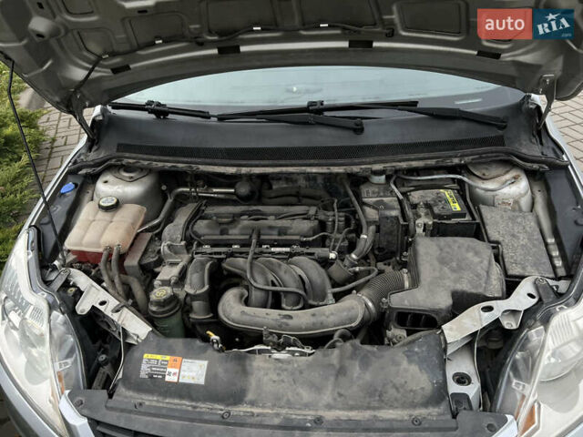 Сірий Форд Фокус, об'ємом двигуна 1.6 л та пробігом 188 тис. км за 5555 $, фото 43 на Automoto.ua