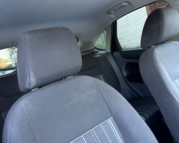 Сірий Форд Фокус, об'ємом двигуна 1.6 л та пробігом 199 тис. км за 5000 $, фото 24 на Automoto.ua