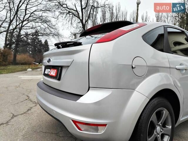 Серый Форд Фокус, объемом двигателя 1.6 л и пробегом 188 тыс. км за 4990 $, фото 18 на Automoto.ua