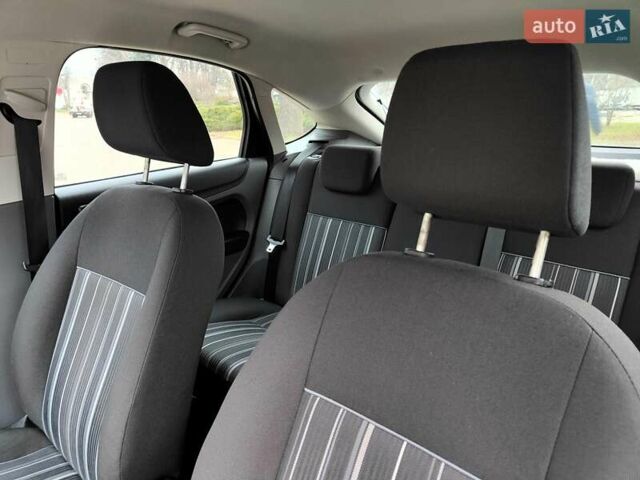 Серый Форд Фокус, объемом двигателя 1.6 л и пробегом 188 тыс. км за 4990 $, фото 39 на Automoto.ua