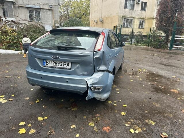 Серый Форд Фокус, объемом двигателя 1.6 л и пробегом 250 тыс. км за 3700 $, фото 6 на Automoto.ua