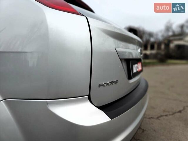 Серый Форд Фокус, объемом двигателя 1.6 л и пробегом 188 тыс. км за 4990 $, фото 14 на Automoto.ua