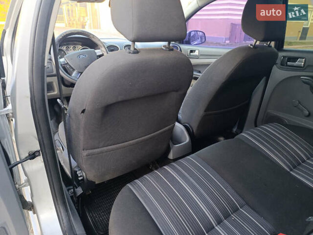 Форд Фокус 2008 в Сквира на Automoto.ua Серый Форд Фокус, объемом двигателя 1.6 л и пробегом 273 тыс. км за 4200 $, фото 9 на Automoto.ua
