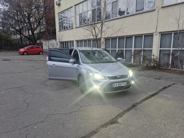 Сірий Форд Фокус, об'ємом двигуна 1.6 л та пробігом 350 тис. км за 5000 $, фото 2 на Automoto.ua