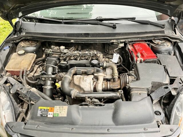 Серый Форд Фокус, объемом двигателя 1.56 л и пробегом 247 тыс. км за 4900 $, фото 13 на Automoto.ua