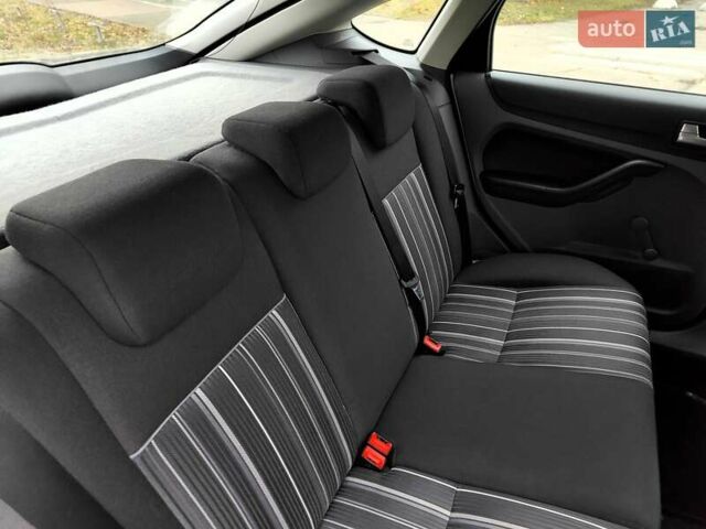 Серый Форд Фокус, объемом двигателя 1.6 л и пробегом 188 тыс. км за 4990 $, фото 59 на Automoto.ua