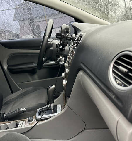 Серый Форд Фокус, объемом двигателя 1.6 л и пробегом 240 тыс. км за 5000 $, фото 28 на Automoto.ua