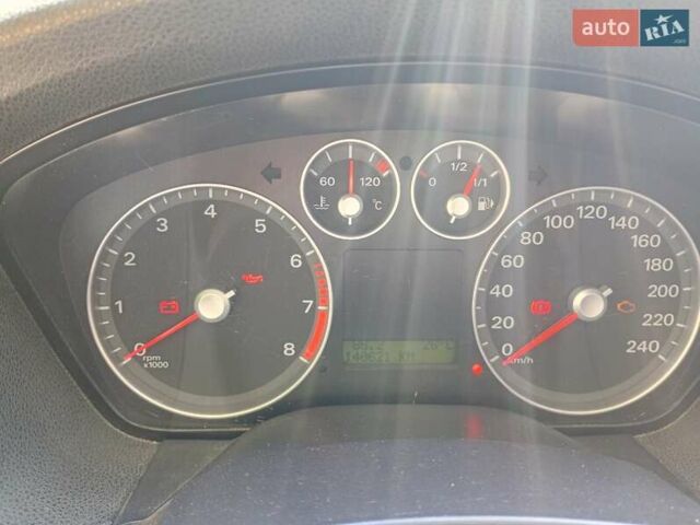 Серый Форд Фокус, объемом двигателя 1.6 л и пробегом 141 тыс. км за 5000 $, фото 1 на Automoto.ua