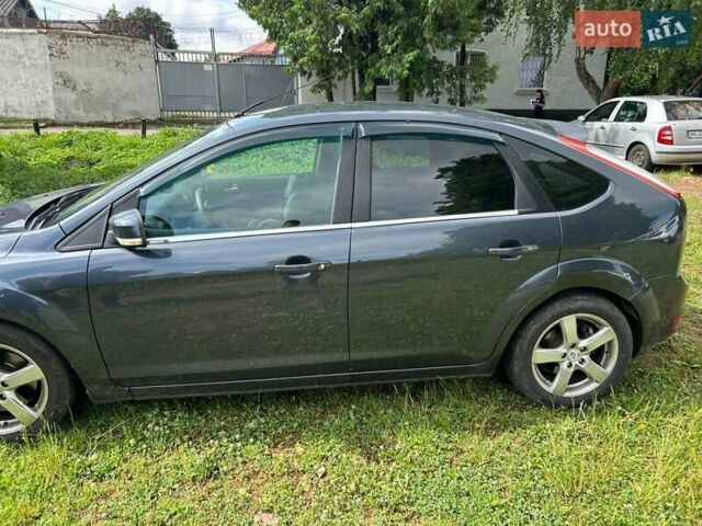 Серый Форд Фокус, объемом двигателя 1.8 л и пробегом 293 тыс. км за 5000 $, фото 1 на Automoto.ua