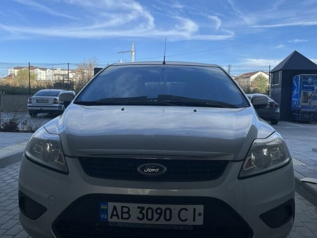 Серый Форд Фокус, объемом двигателя 1.6 л и пробегом 172 тыс. км за 4950 $, фото 1 на Automoto.ua