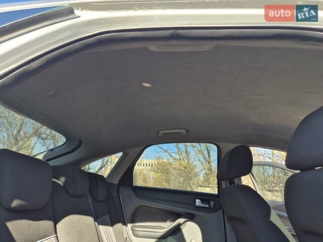 Серый Форд Фокус, объемом двигателя 1.6 л и пробегом 236 тыс. км за 3499 $, фото 2 на Automoto.ua