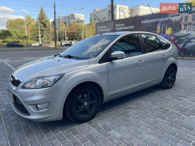 Сірий Форд Фокус, об'ємом двигуна 1.6 л та пробігом 165 тис. км за 4400 $, фото 8 на Automoto.ua