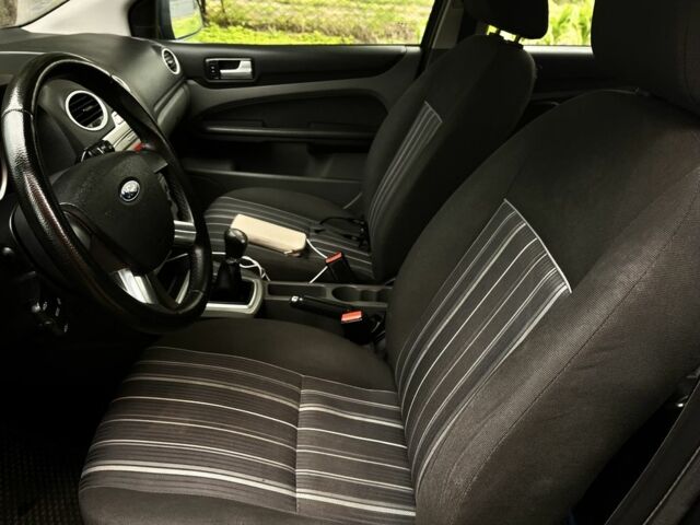 Серый Форд Фокус, объемом двигателя 1.56 л и пробегом 247 тыс. км за 4900 $, фото 9 на Automoto.ua