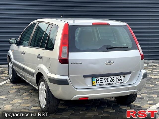 Серый Форд Фокус, объемом двигателя 1.4 л и пробегом 133 тыс. км за 3700 $, фото 3 на Automoto.ua