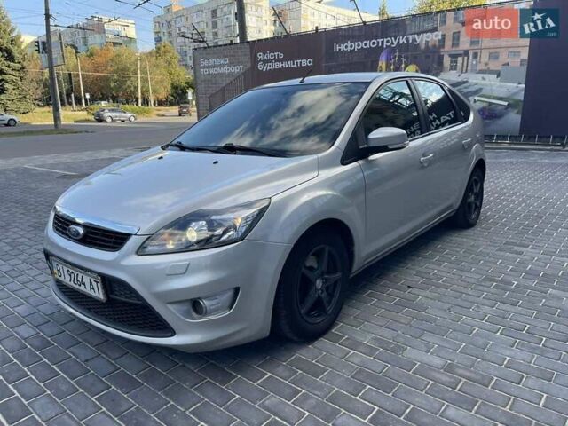 Сірий Форд Фокус, об'ємом двигуна 1.6 л та пробігом 165 тис. км за 4400 $, фото 5 на Automoto.ua