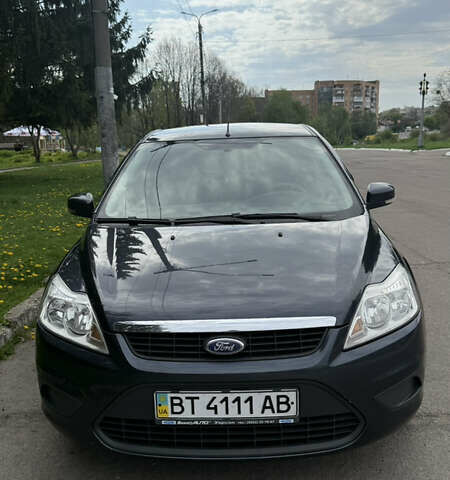 Серый Форд Фокус, объемом двигателя 1.6 л и пробегом 172 тыс. км за 5400 $, фото 1 на Automoto.ua