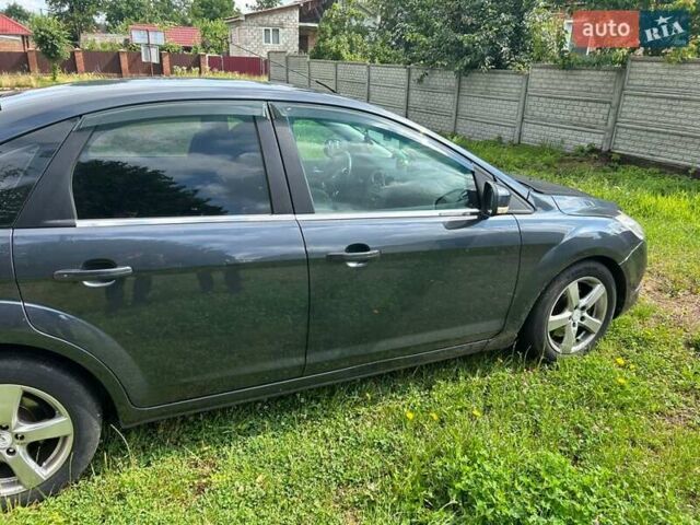 Серый Форд Фокус, объемом двигателя 1.8 л и пробегом 293 тыс. км за 5000 $, фото 8 на Automoto.ua