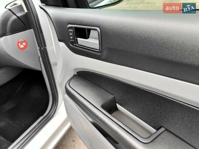 Серый Форд Фокус, объемом двигателя 1.6 л и пробегом 188 тыс. км за 4990 $, фото 47 на Automoto.ua