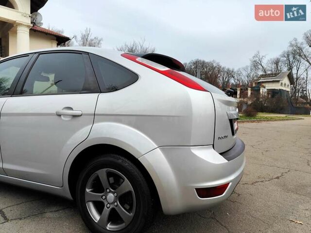 Серый Форд Фокус, объемом двигателя 1.6 л и пробегом 188 тыс. км за 4990 $, фото 13 на Automoto.ua