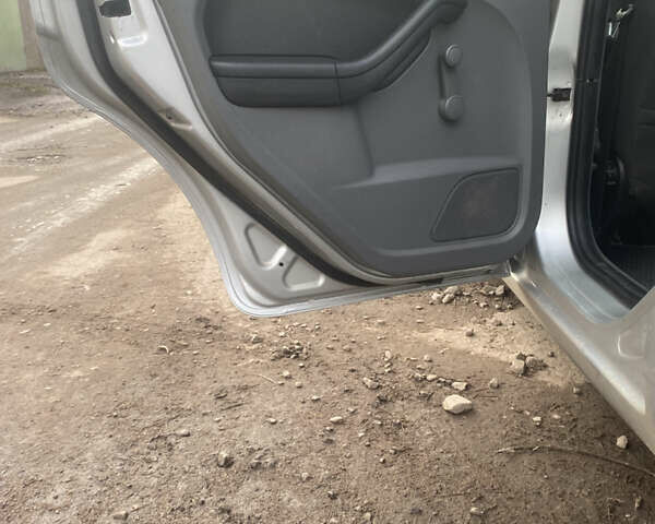 Серый Форд Фокус, объемом двигателя 1.6 л и пробегом 260 тыс. км за 4200 $, фото 29 на Automoto.ua