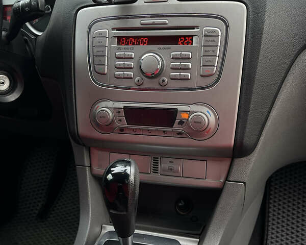 Сірий Форд Фокус, об'ємом двигуна 1.6 л та пробігом 188 тис. км за 5555 $, фото 33 на Automoto.ua