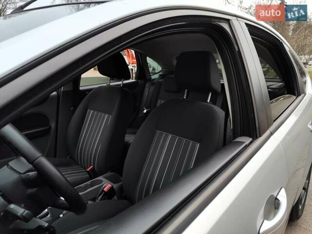 Серый Форд Фокус, объемом двигателя 1.6 л и пробегом 188 тыс. км за 4990 $, фото 4 на Automoto.ua