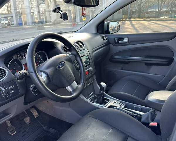 Сірий Форд Фокус, об'ємом двигуна 1.56 л та пробігом 330 тис. км за 3700 $, фото 5 на Automoto.ua