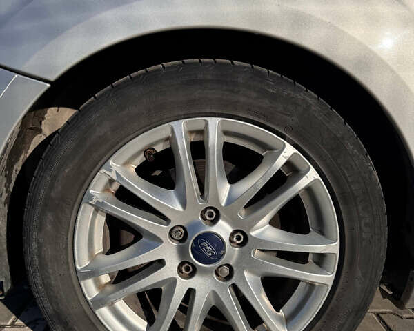 Серый Форд Фокус, объемом двигателя 1.6 л и пробегом 240 тыс. км за 5000 $, фото 10 на Automoto.ua