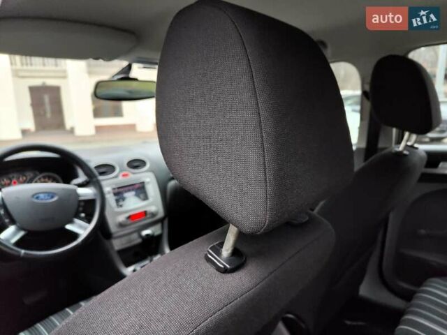 Серый Форд Фокус, объемом двигателя 1.6 л и пробегом 188 тыс. км за 4990 $, фото 42 на Automoto.ua