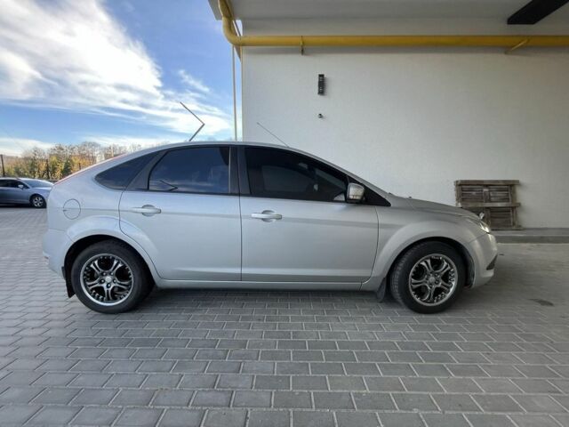 Серый Форд Фокус, объемом двигателя 1.6 л и пробегом 172 тыс. км за 4950 $, фото 3 на Automoto.ua