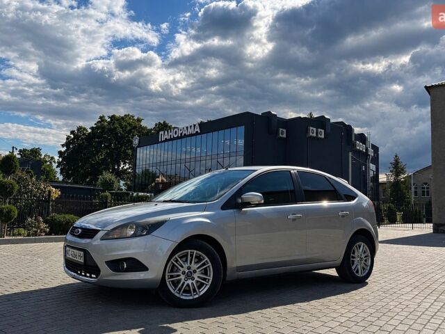Сірий Форд Фокус, об'ємом двигуна 2 л та пробігом 275 тис. км за 5700 $, фото 1 на Automoto.ua