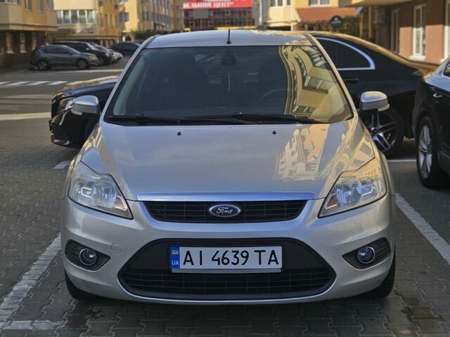 Серый Форд Фокус, объемом двигателя 1.6 л и пробегом 250 тыс. км за 5200 $, фото 2 на Automoto.ua