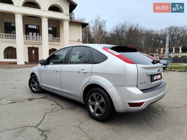 Серый Форд Фокус, объемом двигателя 1.6 л и пробегом 188 тыс. км за 4990 $, фото 8 на Automoto.ua