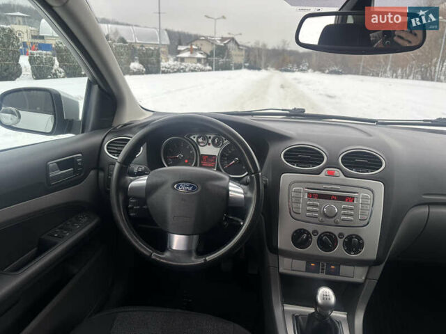 Сірий Форд Фокус, об'ємом двигуна 1.6 л та пробігом 211 тис. км за 4699 $, фото 7 на Automoto.ua