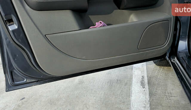 Форд Фокус 2008 у Києві на Automoto.ua Сірий Форд Фокус, об'ємом двигуна 1.6 л та пробігом 255 тис. км за 4900 $, фото 19 на Automoto.ua